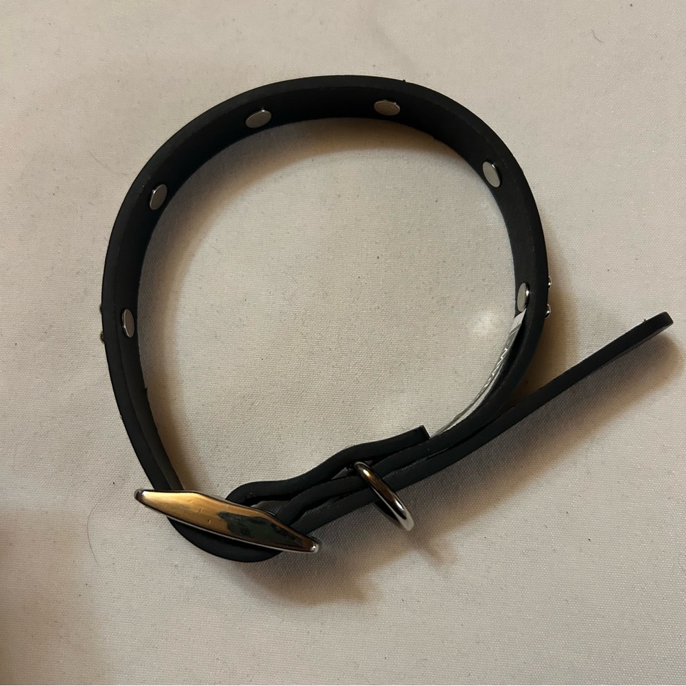 Medium Bone Black Leather Collar - Picture 2 of 6